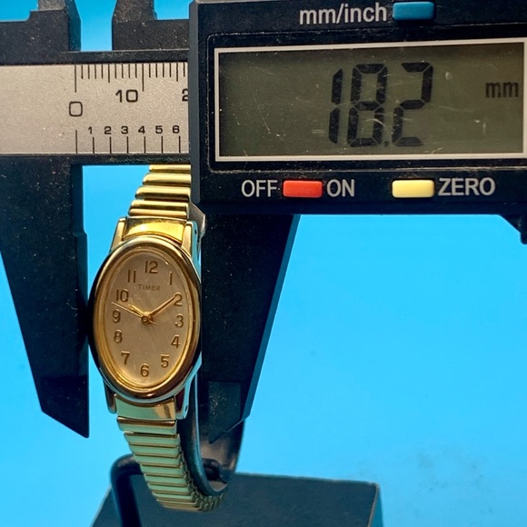 TIMEX CAVATINA Women’s 2006 Vintage Quartz Wristwatch Expand Band Works New Batt - Picture 9 of 16